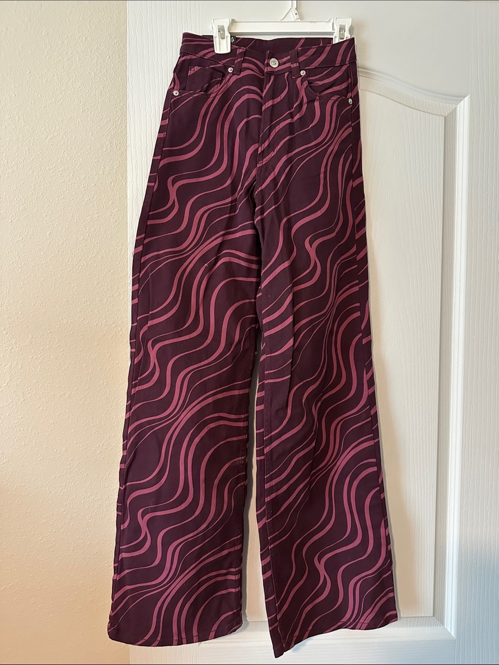 Divided High-Waist Wide-Leg Pants in Plum & Pink Swirl size 2 NWT